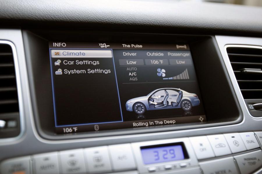  Hyundai Genesis 5.0 R-Spec 2012 года  (фото 17 из 33)